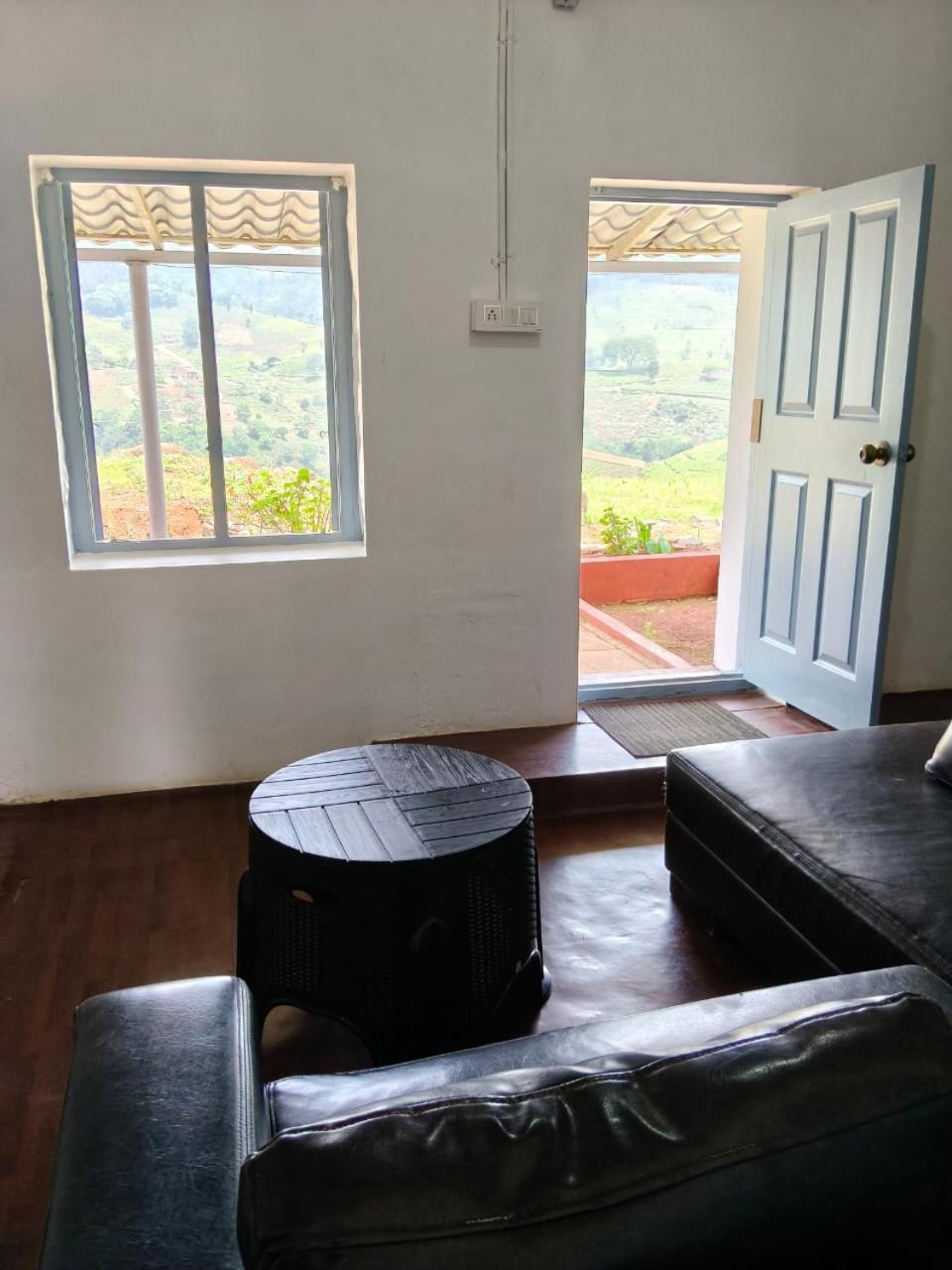 Moksha Infinity Valley Kotagiri Værelse billede